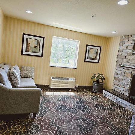 Cobblestone Inn & Suites - Bloomfield Bagian luar foto
