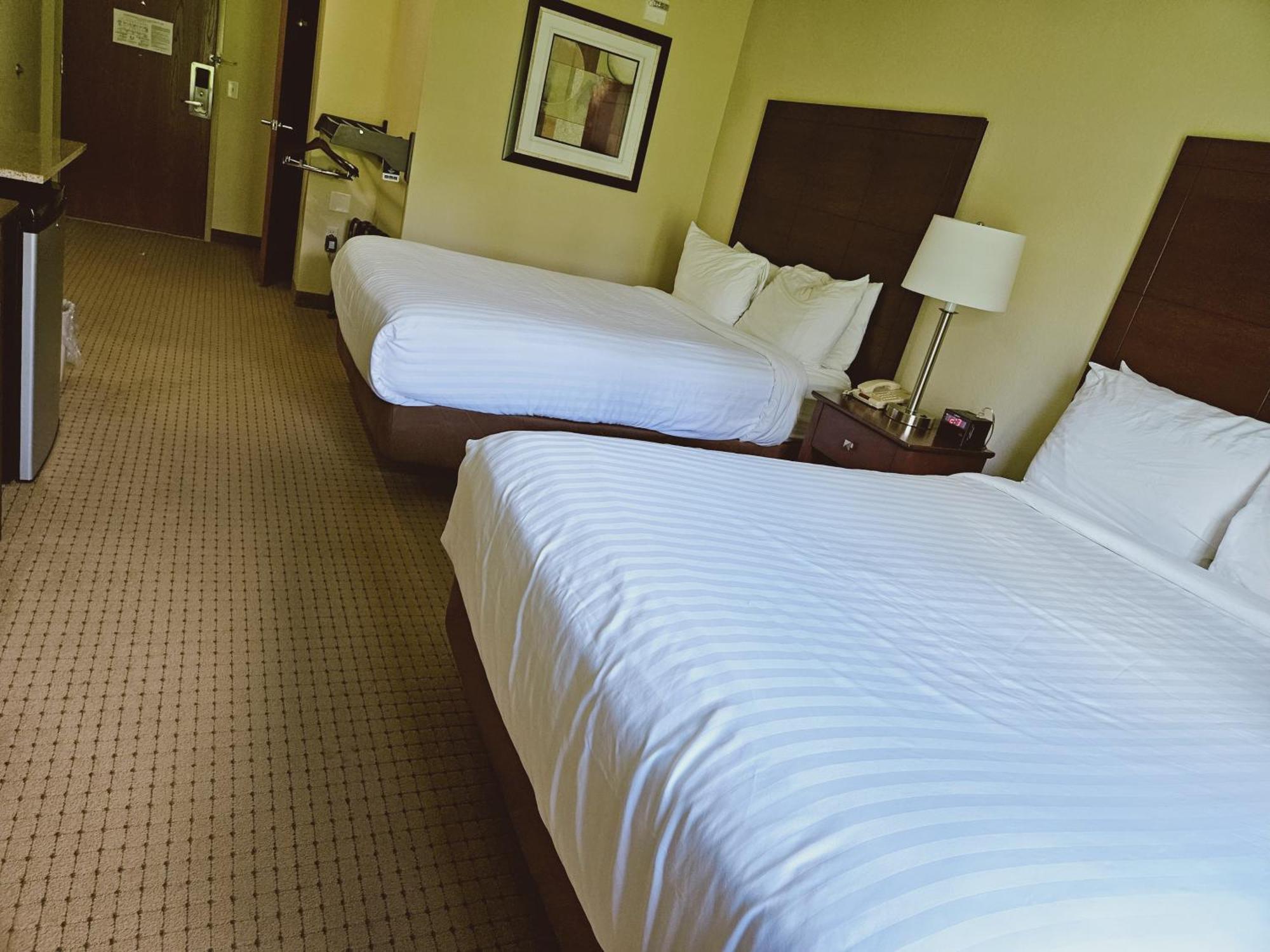 Cobblestone Inn & Suites - Bloomfield Bagian luar foto