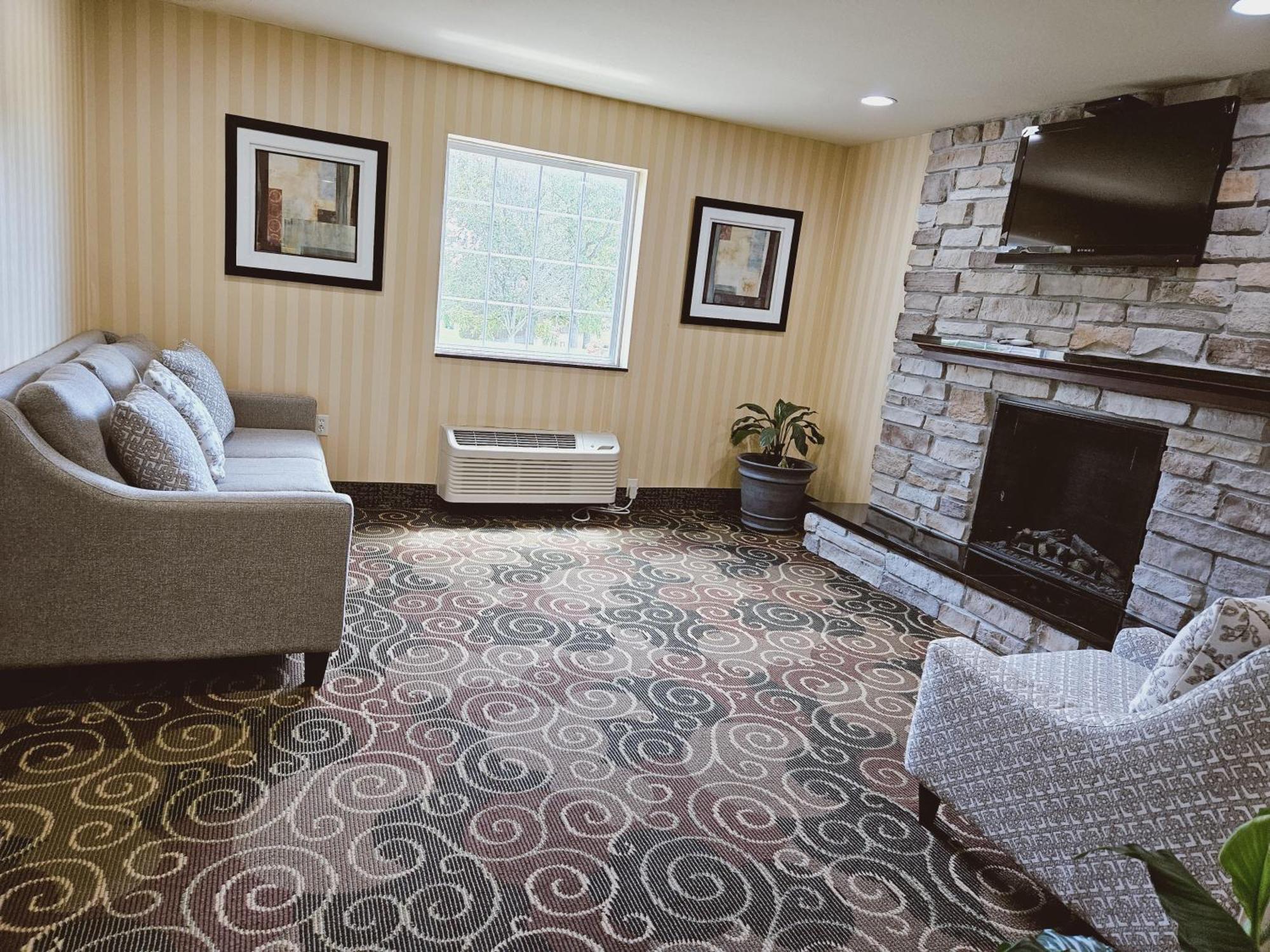 Cobblestone Inn & Suites - Bloomfield Bagian luar foto