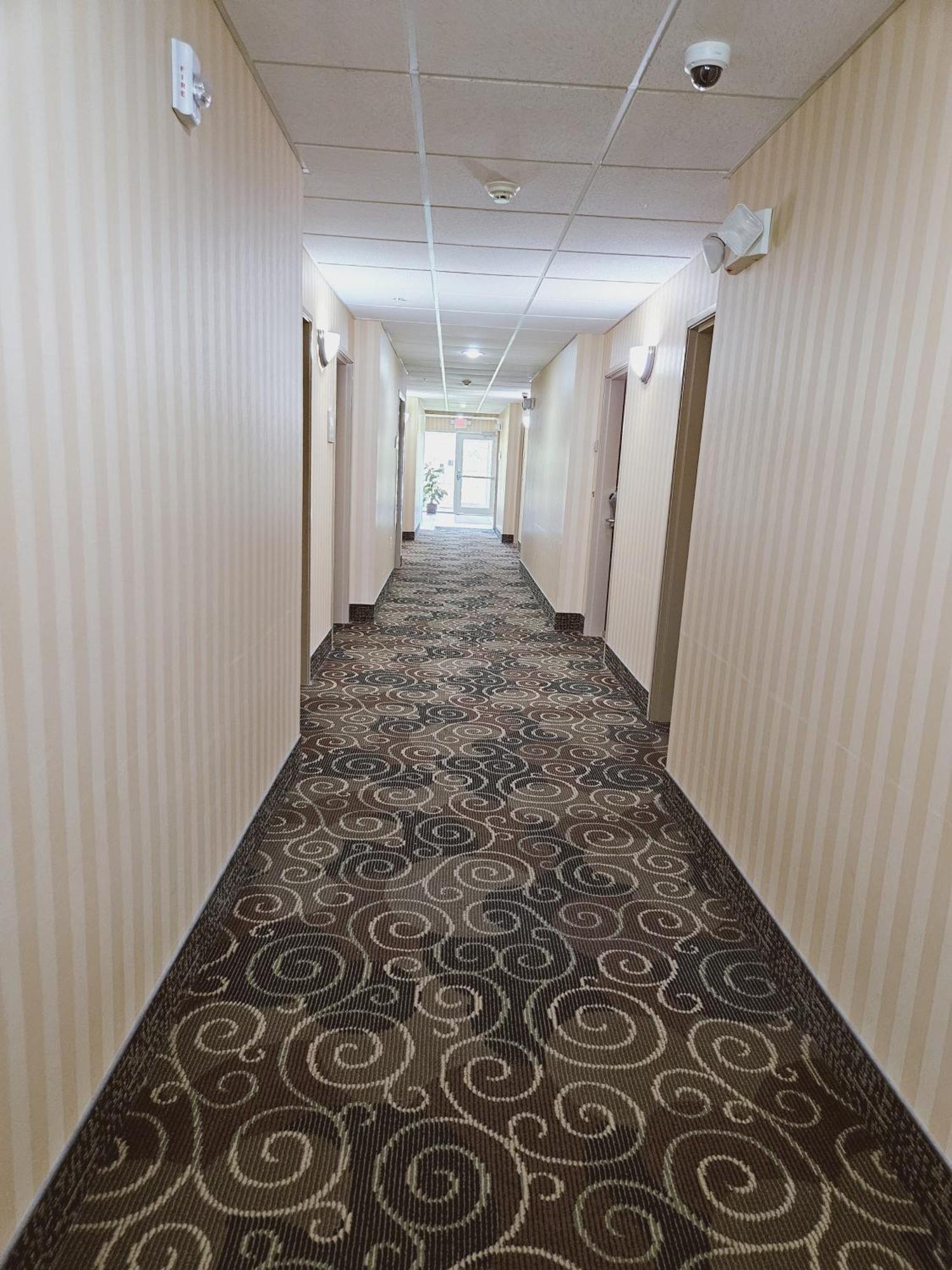 Cobblestone Inn & Suites - Bloomfield Bagian luar foto