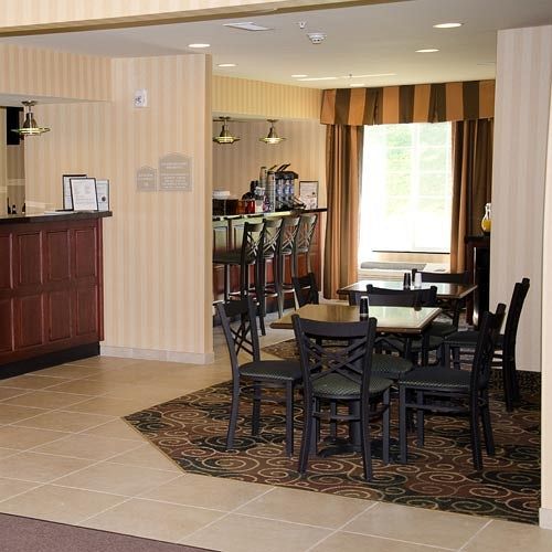 Cobblestone Inn & Suites - Bloomfield Bagian luar foto