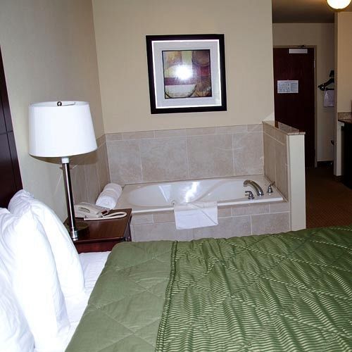 Cobblestone Inn & Suites - Bloomfield Bagian luar foto