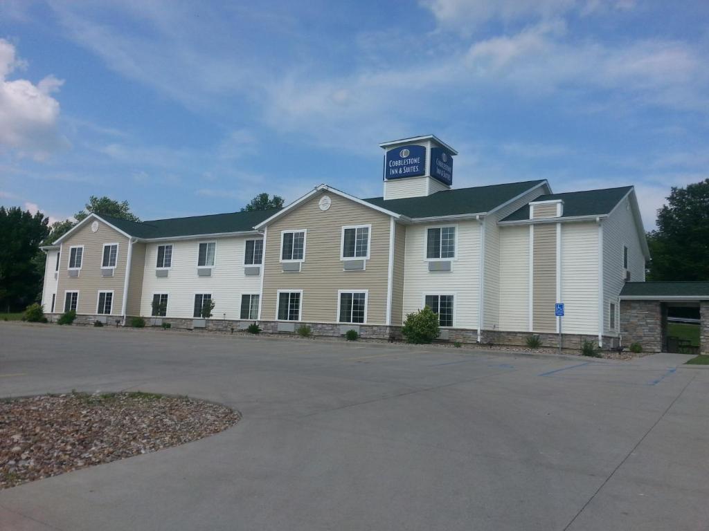 Cobblestone Inn & Suites - Bloomfield Bagian luar foto