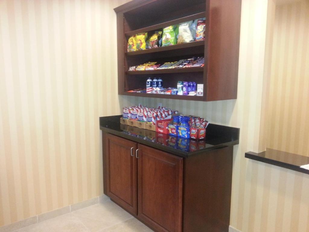 Cobblestone Inn & Suites - Bloomfield Bagian luar foto