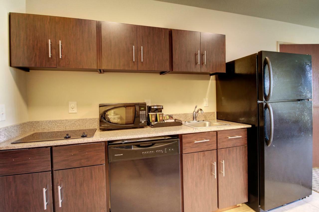 Cobblestone Inn & Suites - Bloomfield Bagian luar foto